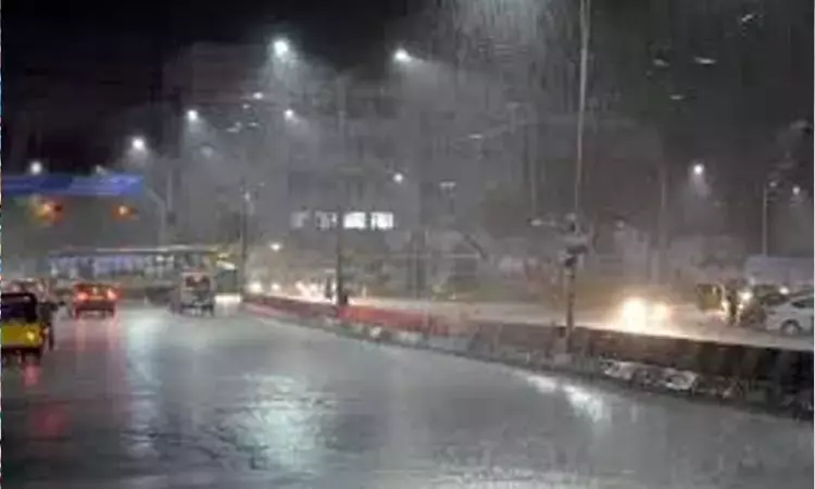 அதிகாலை 4 மணி வரை மழைக்கு வாய்ப்புள்ள மாவட்டங்கள் எவை..? அதிகாலை 4 மணி வரை மழைக்கு வாய்ப்புள்ள மாவட்டங்கள் எவை..?