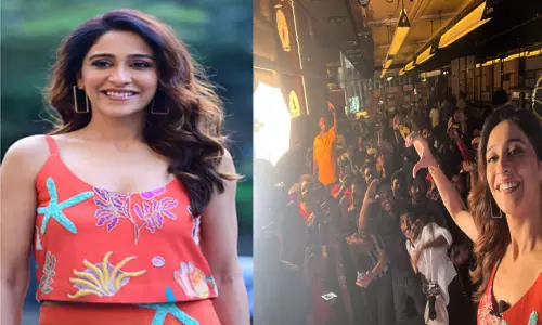 சினிமாவில் 20 ஆண்டுகள் -  ரசிகர்களுடன் கொண்டாடிய நடிகை ரெஜினா