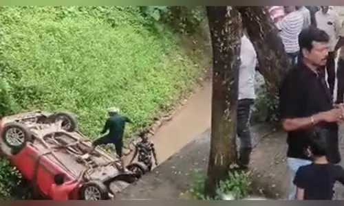 கன்னியாகுமரி: கால்வாயில் கார் கவிழ்ந்து விபத்து - டிரைவர் காயம்