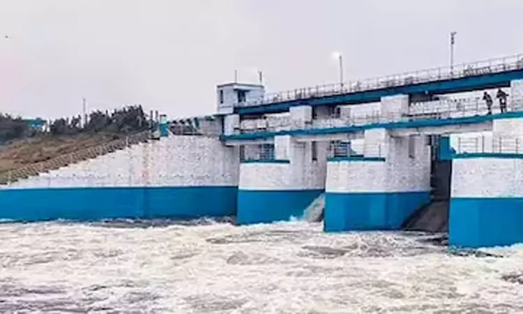 செம்பரம்பாக்கம், பூண்டி ஏரிகளில் இருந்து திறக்கப்படும் நீரின் அளவு அதிகரிப்பு செம்பரம்பாக்கம், பூண்டி ஏரிகளில் இருந்து திறக்கப்படும் நீரின் அளவு அதிகரிப்பு