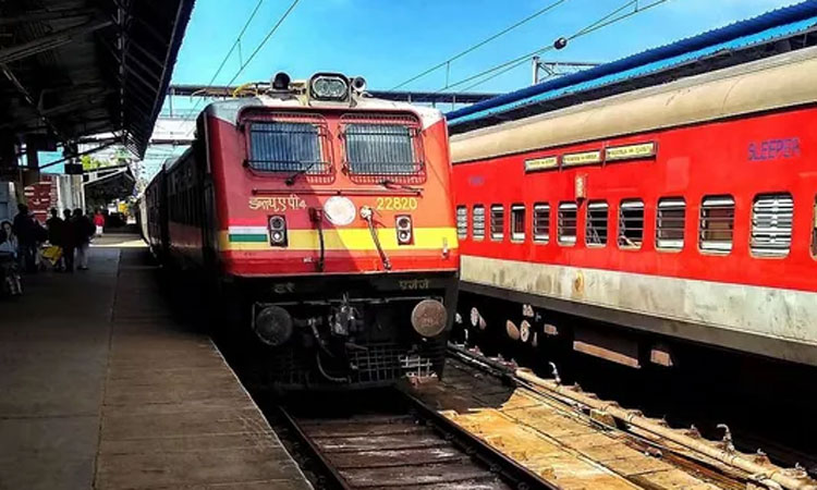 குறைவான முன்பதிவு... 3 சிறப்பு ரெயில் சேவைகள் ரத்து