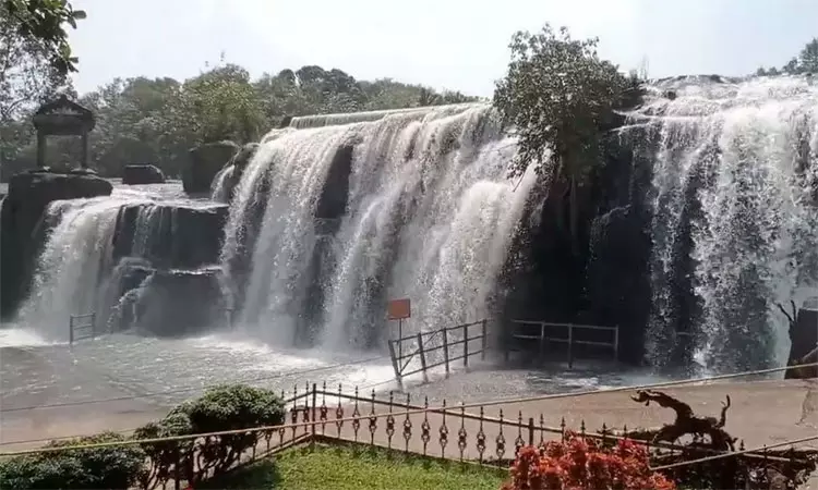 திற்பரப்பு அருவியில் சுற்றுலா பயணிகள் குளிக்க... ... இன்றைய முக்கிய செய்திகள் சில வரிகளில்.. 22-10-2025 திற்பரப்பு அருவியில் சுற்றுலா பயணிகள் குளிக்க... ... இன்றைய முக்கிய செய்திகள் சில வரிகளில்.. 22-10-2025