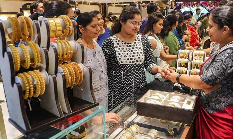 ஒரே நாளில் இருமுறை குறைந்த தங்கம் விலை... நிலவரம்... ... இன்றைய முக்கிய செய்திகள் சில வரிகளில்.. 22-10-2025 ஒரே நாளில் இருமுறை குறைந்த தங்கம் விலை... நிலவரம்... ... இன்றைய முக்கிய செய்திகள் சில வரிகளில்.. 22-10-2025