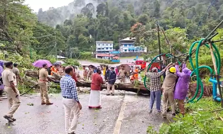 கேரளா: பம்பையில் இருந்து குடியரசுத் தலைவர் புறப்பட... ... இன்றைய முக்கிய செய்திகள் சில வரிகளில்.. 22-10-2025 கேரளா: பம்பையில் இருந்து குடியரசுத் தலைவர் புறப்பட... ... இன்றைய முக்கிய செய்திகள் சில வரிகளில்.. 22-10-2025