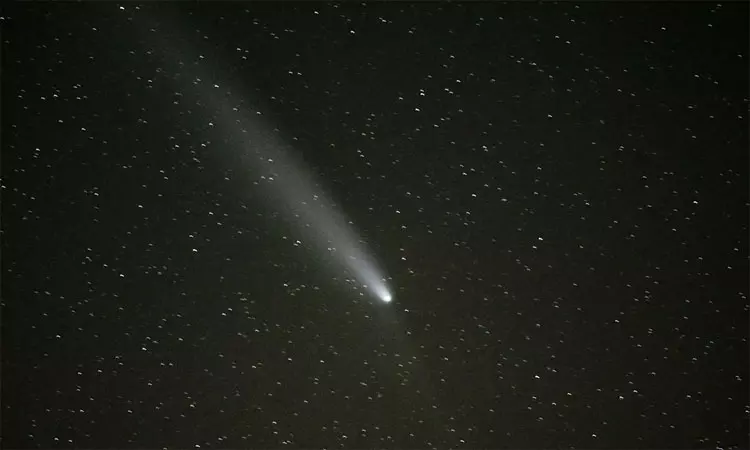 வானில் தோன்றிய 2 அரிய வால் நட்சத்திரங்கள் வானில் தோன்றிய 2 அரிய வால் நட்சத்திரங்கள்