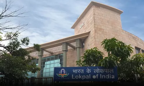 ஊழலை ஒழிக்கும் லோக்பால் உறுப்பினர்களுக்கு ரூ. 5 கோடிக்கு சொகுசு காரா? வெடித்தது சர்ச்சை