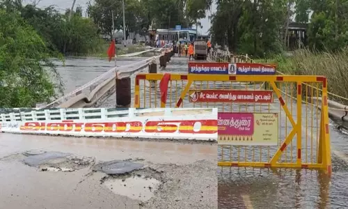 தூத்துக்குடி: சீரமைக்கப்பட்ட உயர்மட்ட பாலம் மீண்டும் சேதம்