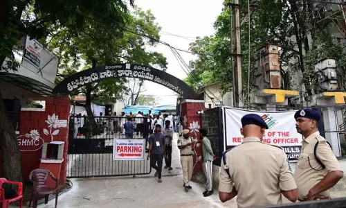 ஒரு சட்டசபை இடைதேர்தலில் 211 வேட்பாளர்கள் மனுதாக்கல்; தெலுங்கானாவில் வினோதம்