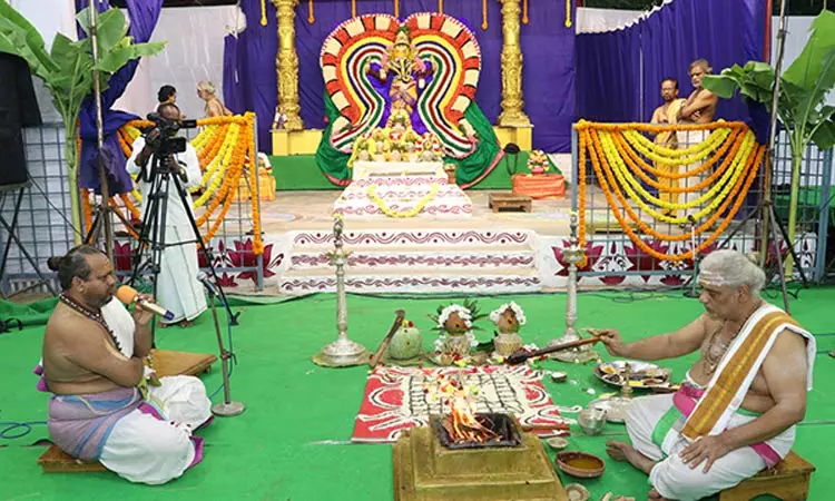 திருப்பதி கபிலேஸ்வரர் கோவிலில் ஹோம மகோத்சவம் திருப்பதி கபிலேஸ்வரர் கோவிலில் ஹோம மகோத்சவம்