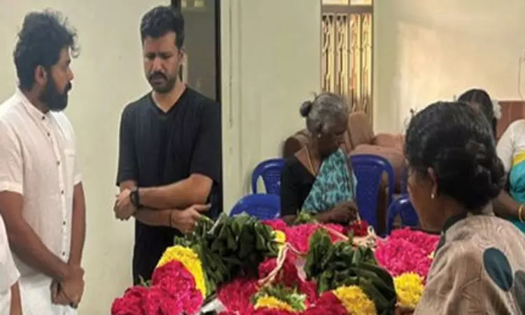 மறைந்த நடிகை மனோரமாவின் மகன் உடலுக்கு நடிகர் சங்க நிர்வாகிகள் அஞ்சலி மறைந்த நடிகை மனோரமாவின் மகன் உடலுக்கு நடிகர் சங்க நிர்வாகிகள் அஞ்சலி