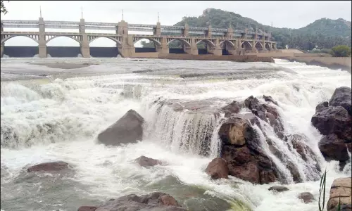 வடகிழக்கு பருவமழை எதிரொலி: தமிழகத்தில் 90 அணைகளில் 196 டி.எம்.சி. தண்ணீர் சேமிப்பு
