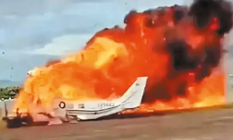 வெனிசுலாவில் சிறிய ரக விமானம் விபத்து - 2 பேர் பலி