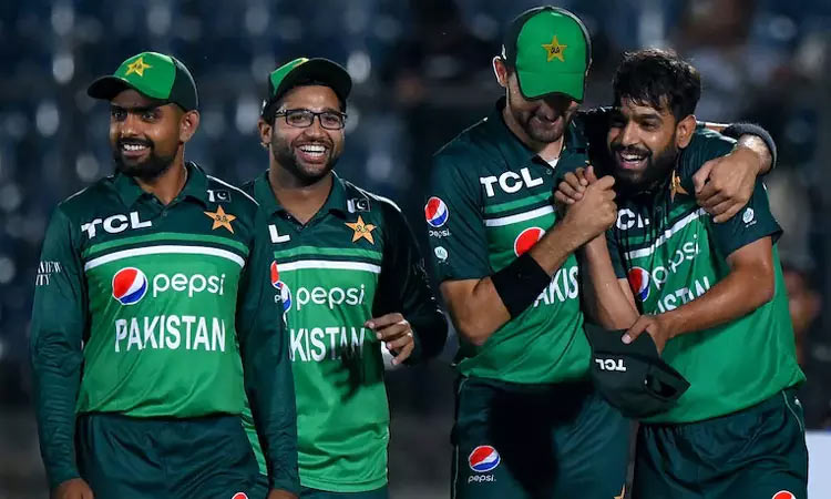தென் ஆப்பிரிக்காவுக்கு எதிரான டி20, ஒருநாள் தொடர்; பாகிஸ்தான் அணி அறிவிப்பு