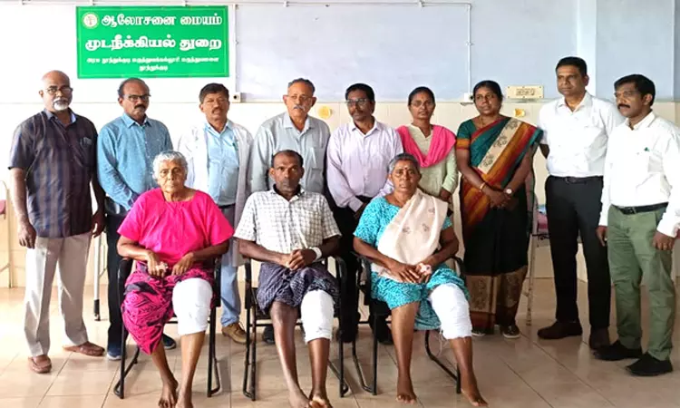 தூத்துக்குடி அரசு மருத்துவமனையில் 3 பேருக்கு முழங்கால் மூட்டு மாற்று அறுவை சிகிச்சை தூத்துக்குடி அரசு மருத்துவமனையில் 3 பேருக்கு முழங்கால் மூட்டு மாற்று அறுவை சிகிச்சை