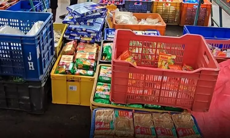 காலாவதியான குழந்தைகள் தின்பண்டங்கள் பறிமுதல் காலாவதியான குழந்தைகள் தின்பண்டங்கள் பறிமுதல்