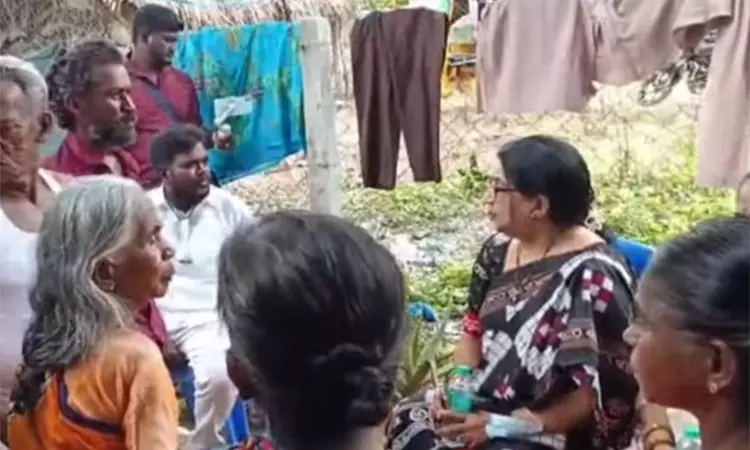 கடலூரில் மின்னல் தாக்கி 4 பெண்கள் உயிரிழந்த சம்பவம் - நடிகை அம்பிகா நேரில் ஆறுதல் கடலூரில் மின்னல் தாக்கி 4 பெண்கள் உயிரிழந்த சம்பவம் - நடிகை அம்பிகா நேரில் ஆறுதல்