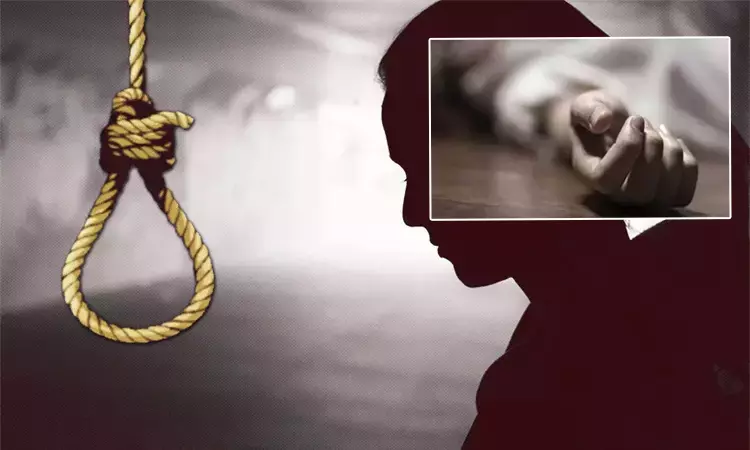 மராட்டியத்தில் சர்ச்சையை கிளப்பிய டாக்டர் தற்கொலை சம்பவம்... அடுத்தடுத்து வெளியாகும் அதிர்ச்சி தகவல்கள்