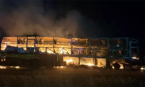 பெங்களூரு புறப்பட்ட ஆம்னி பஸ்சில் தீ விபத்து - 20  பேர் பலி பெங்களூரு புறப்பட்ட ஆம்னி பஸ்சில் தீ விபத்து - 20  பேர் பலி