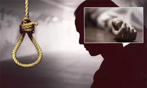 மராட்டியத்தில் சர்ச்சையை கிளப்பிய டாக்டர் தற்கொலை சம்பவம்... அடுத்தடுத்து வெளியாகும் அதிர்ச்சி தகவல்கள் மராட்டியத்தில் சர்ச்சையை கிளப்பிய டாக்டர் தற்கொலை சம்பவம்... அடுத்தடுத்து வெளியாகும் அதிர்ச்சி தகவல்கள்