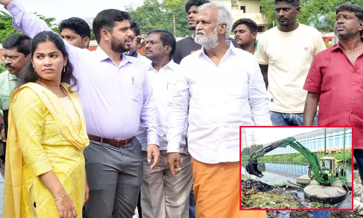 வடகிழக்குப் பருவமழை: முன்னெச்சரிக்கை நடவடிக்கைகள் குறித்து அமைச்சர் சேகர்பாபு, மேயர் நேரில் ஆய்வு வடகிழக்குப் பருவமழை: முன்னெச்சரிக்கை நடவடிக்கைகள் குறித்து அமைச்சர் சேகர்பாபு, மேயர் நேரில் ஆய்வு