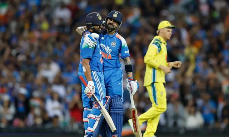 ஒருநாள் கிரிக்கெட்: சச்சின் - கங்குலியின் மாபெரும் சாதனையை சமன் செய்த விராட் - ரோகித் ஒருநாள் கிரிக்கெட்: சச்சின் - கங்குலியின் மாபெரும் சாதனையை சமன் செய்த விராட் - ரோகித்