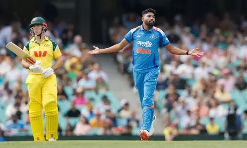 ரென்ஷா அரைசதம்: இந்தியாவுக்கு 237 ரன்கள் இலக்கு நிர்ணயித்த ஆஸ்திரேலியா ரென்ஷா அரைசதம்: இந்தியாவுக்கு 237 ரன்கள் இலக்கு நிர்ணயித்த ஆஸ்திரேலியா