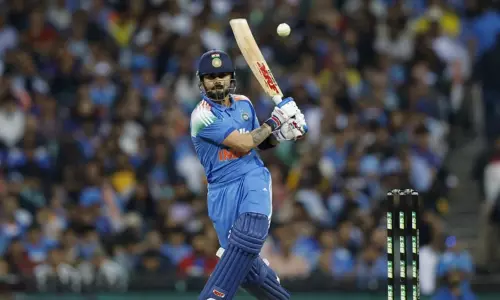 சர்வதேச ஒருநாள், டி20 கிரிக்கெட்: உலக சாதனை படைத்த விராட் கோலி