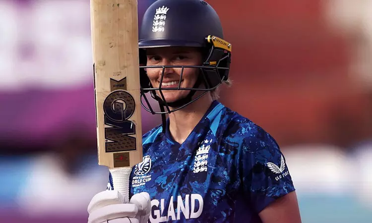 மகளிர் உலகக்கோப்பை: நியூசிலாந்து அணியை வீழ்த்தி இங்கிலாந்து வெற்றி மகளிர் உலகக்கோப்பை: நியூசிலாந்து அணியை வீழ்த்தி இங்கிலாந்து வெற்றி