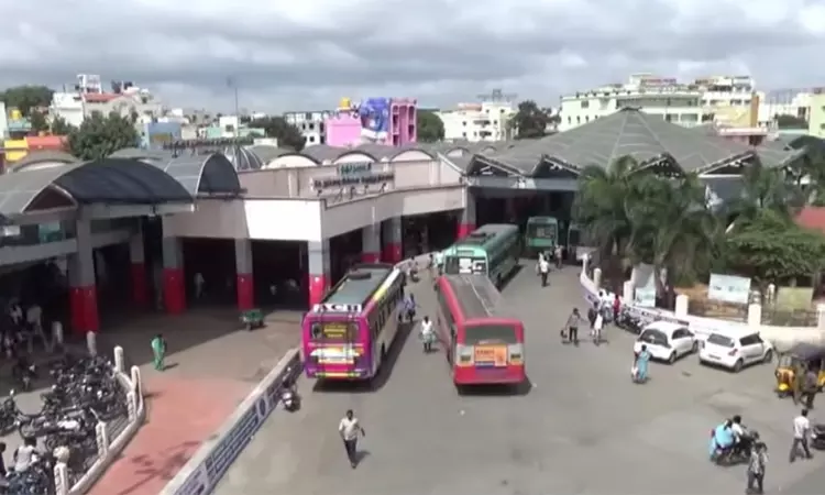 சென்னையில் காணாமல் போன 16 வயது சிறுமி ஓசூரில் மீட்பு - காவல் நிலையத்தில் இருந்து மீண்டும் தப்பியோட்டம் சென்னையில் காணாமல் போன 16 வயது சிறுமி ஓசூரில் மீட்பு - காவல் நிலையத்தில் இருந்து மீண்டும் தப்பியோட்டம்