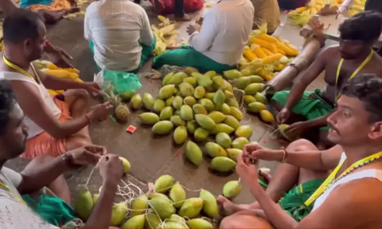 திருச்செந்தூர் முருகன் கோவிலில் நாளை சூரசம்ஹாரம் - அலங்கார பணிகள் தீவிரம் திருச்செந்தூர் முருகன் கோவிலில் நாளை சூரசம்ஹாரம் - அலங்கார பணிகள் தீவிரம்
