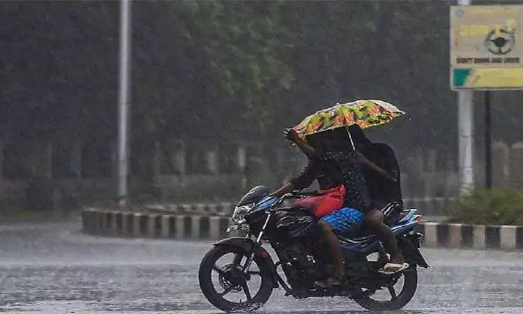 ’மோந்தா’ புயல்: ஒடிசாவில் கனமழை எச்சரிக்கை: முன்னெச்சரிக்கை நடவடிக்கைகள் தீவிரம் ’மோந்தா’ புயல்: ஒடிசாவில் கனமழை எச்சரிக்கை: முன்னெச்சரிக்கை நடவடிக்கைகள் தீவிரம்