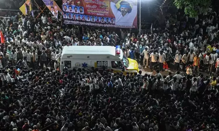 கரூர் கூட்ட நெரிசல் சம்பவம் தொடர்பான வழக்குகள்: சென்னை ஐகோர்ட்டில் நாளை விசாரணை