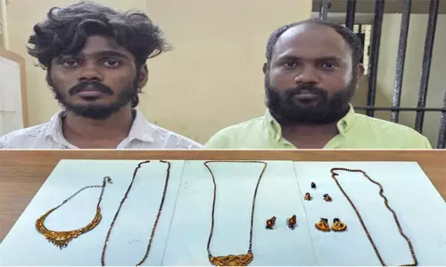 தூத்துக்குடியில் வீட்டின் பூட்டை உடைத்து நகைகள் திருட்டு: 2 பேர் கைது