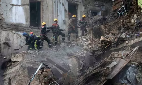 உக்ரைன் மீது ரஷியா தாக்குதல் - 4 பேர் பலி