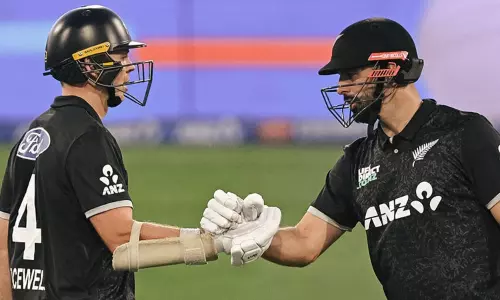 டேரில் மிட்செல் அபாரம்: இங்கிலாந்தை வீழ்த்திய நியூசிலாந்து டேரில் மிட்செல் அபாரம்: இங்கிலாந்தை வீழ்த்திய நியூசிலாந்து