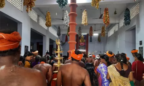 ஐப்பசி ஞாயிறு சிறப்பு வழிபாடு... முட்டப்பதி வைகுண்டசாமி கோவிலில் திரண்ட அய்யாவழி பக்தர்கள்