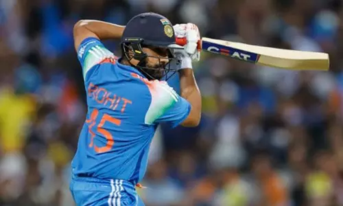 ஒருநாள் கிரிக்கெட்: ஆஸி.க்கு எதிராக சச்சினின் மாபெரும் சாதனையை சமன் செய்த ரோகித் சர்மா ஒருநாள் கிரிக்கெட்: ஆஸி.க்கு எதிராக சச்சினின் மாபெரும் சாதனையை சமன் செய்த ரோகித் சர்மா