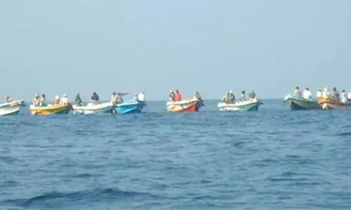 அரபிக்கடலில் 11 நாட்களாக சிக்கி தவித்த 31 மீனவர்கள் மீட்பு