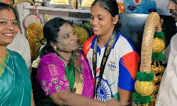 சகோதரி கார்த்திகாவுக்கு மனமார்ந்த வாழ்த்துகள் - தமிழிசை சவுந்தரராஜன் சகோதரி கார்த்திகாவுக்கு மனமார்ந்த வாழ்த்துகள் - தமிழிசை சவுந்தரராஜன்