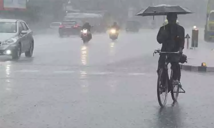 18 மாவட்டங்களில் இரவு 7 மணி வரை மழைக்கு வாய்ப்பு 18 மாவட்டங்களில் இரவு 7 மணி வரை மழைக்கு வாய்ப்பு