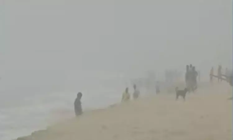 சென்னைக்கு 440 கி.மீ. தொலைவில் மோந்தா புயல் சென்னைக்கு 440 கி.மீ. தொலைவில் மோந்தா புயல்