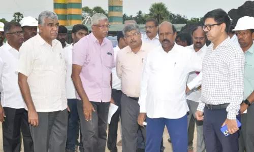 செங்கல்பட்டில் கட்டப்படும் ‘கலைஞர் சர்வதேச பன்னோக்கு அரங்கம்’ - அமைச்சர் எ.வ.வேலு பார்வையிட்டார் செங்கல்பட்டில் கட்டப்படும் ‘கலைஞர் சர்வதேச பன்னோக்கு அரங்கம்’ - அமைச்சர் எ.வ.வேலு பார்வையிட்டார்