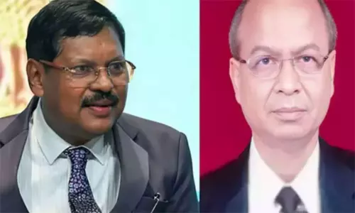 தலைமை நீதிபதி மீது காலணி வீச்சு விவகாரம்: கிரிமினல் வழக்குப்பதிவு செய்ய சுப்ரீம் கோர்ட்டு மறுப்பு