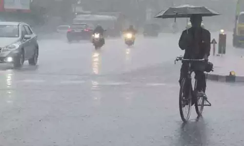 18 மாவட்டங்களில் இரவு 7 மணி வரை மழைக்கு வாய்ப்பு 18 மாவட்டங்களில் இரவு 7 மணி வரை மழைக்கு வாய்ப்பு