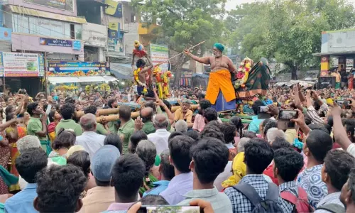 முருகன் கோவில்களில் விமரிசையாக நடைபெற்ற சூரசம்ஹார உற்சவம்