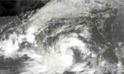 12 கி.மீ வேகத்தில் மோந்தா 12 கி.மீ வேகத்தில் மோந்தா