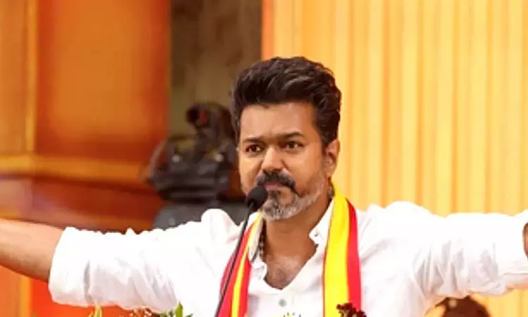 திமுக ஆட்சியாளர்களை மக்கள் வீட்டுக்கு அனுப்பப்போவது உறுதி - தவெக தலைவர் விஜய் திமுக ஆட்சியாளர்களை மக்கள் வீட்டுக்கு அனுப்பப்போவது உறுதி - தவெக தலைவர் விஜய்