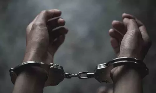 சென்னையில் வீடு புகுந்து நகை திருட்டு: தாய்-மகள் கைது