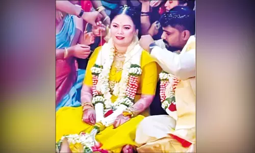 பிலிப்பைன்ஸ் பெண்ணை காதலித்து கரம்பிடித்த தமிழக வாலிபர்