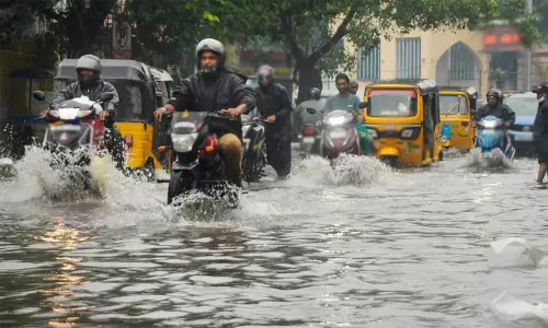 மாலை 4 மணி வரை எந்தெந்த மாவட்டங்களில் மழைக்கு வாய்ப்பு..?